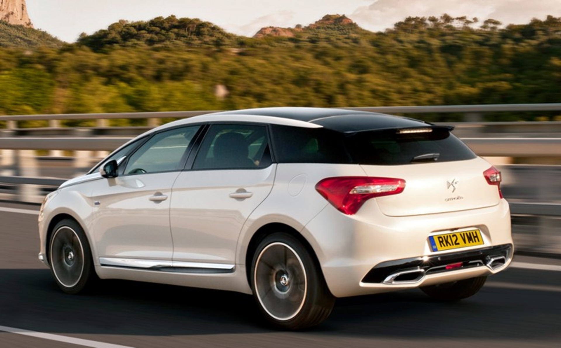 New Citroen Ds5 The Refined Redefined Uk Pricing