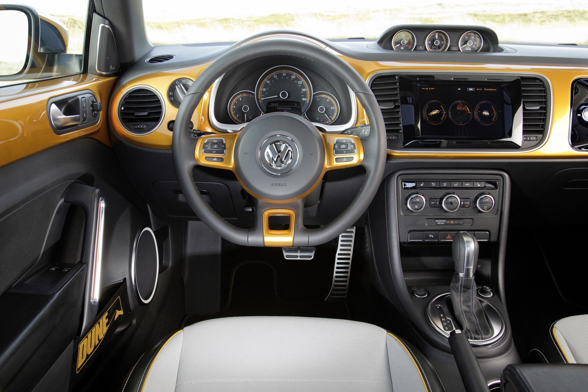 Volkswagen_Dune_Concept_Car-Interior